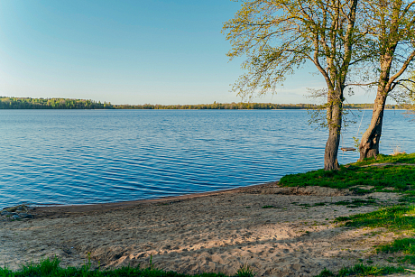 Новые участки на побережье озера Отрадное для отдыха и инвестирования